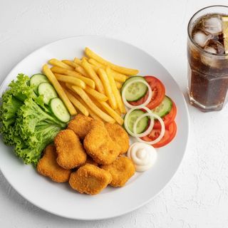 Menu Nuggets + salada+ batata + drink 
