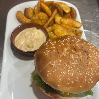 Wet burgers with tomato