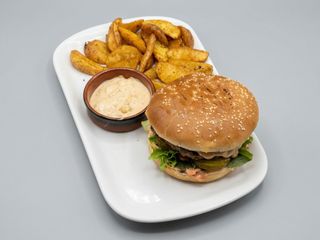 Wet burgers with tomato