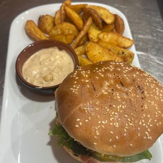 Hawaiian burgers with pineapple and mushroom