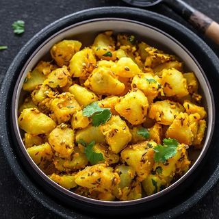 Jeera Aloo COM arroz