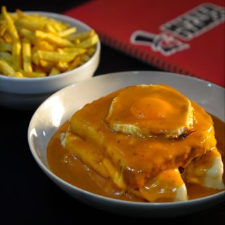 Francesinha de Frango