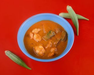 Caril de Camarão Com Quiabos