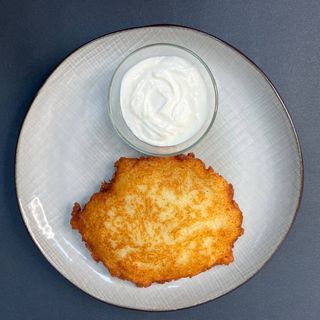 Panquecas de batata com carne (frango)