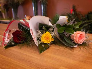 3 Arranjos de 1 Rosas