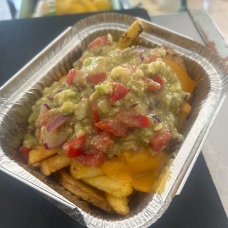 Batatas Com Guacamole e Queijo