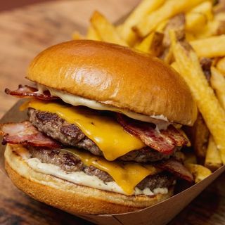 Burger Duplo + BATATA generosa