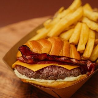 Croissant Burger + BATATA generosa