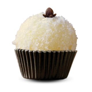 Brigadeiro beijinho com coco