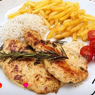 Filé de Frango Grelhado ao Molho Açafrão 