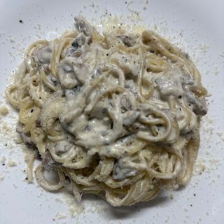 Esparguete com cogumelos e gorgonzola 