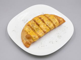 Pastel de Frango com Cheddar com batata frita