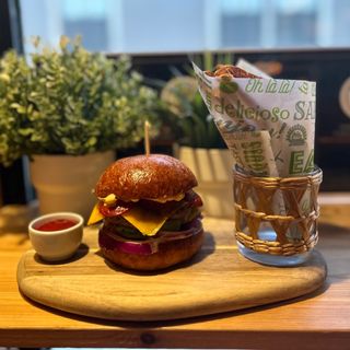 Avocado & Chorizo Burger