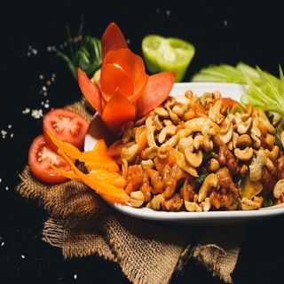 Salada de Castanha de Caju Com Frango