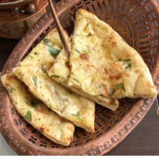 cheese garlic naan