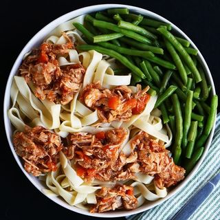 Frango slow cook com Beringela + Tagliatelle + Feijão verde (250g)