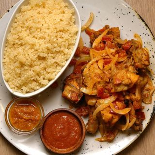 Choucouya de frango com Attieke