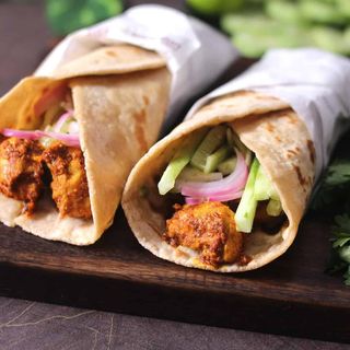 Crispy Chicken Egg Kathi Roll