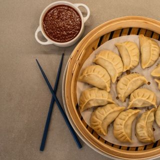 CHICKEN GYOSAS STEAM 8 PEC