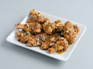 Garlic Parmesan Wings Grande (4 pieces)