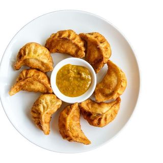 CHICKEN MOMOS FRY 8 PEC