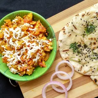 EGG BHURJI KULCHE
