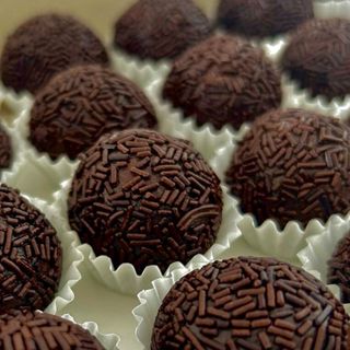 20 Brigadeiros Variados