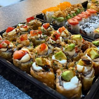 Hot roll sakemaki fry