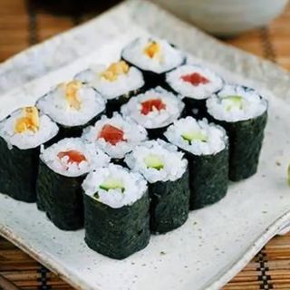 T10. Hossomaki Misto