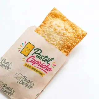 44 - Pastel de Calabresa c/ queijo, azeitonas e orégãos