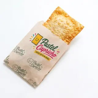 24 - Pastel com queijo, milho e orégãos