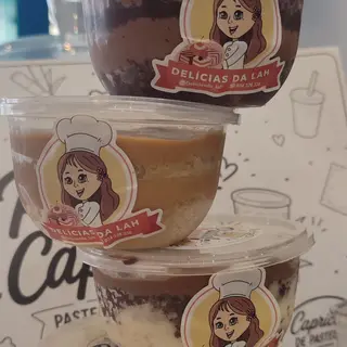 Bolo no pote Gourmet de Ninho com Morango