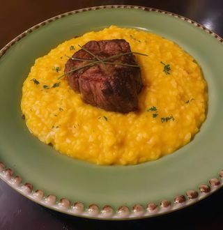 Risotto de Açafrão e Filet Mignon