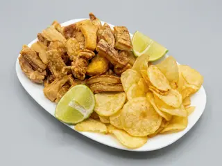 Torresmo Crocante com Batata Chips