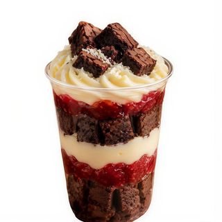 Delicia de brownie com geleia de morango.