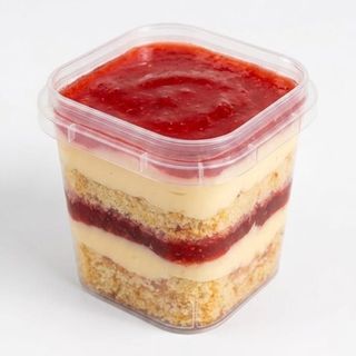 Bolo no pote . Nido com geleia de morango