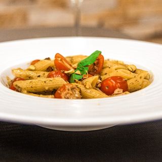 Penne Con Pesto & Pomodoro