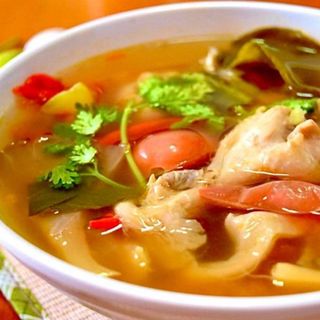Tom yam soup chicken 