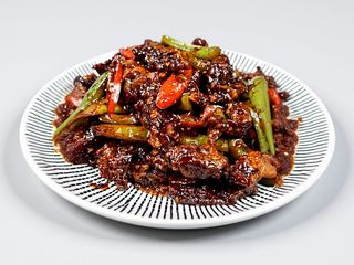 Beef with Kung pão sauce 