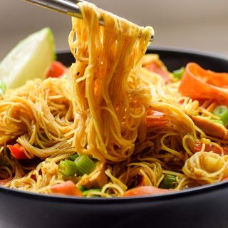 Singapore noodles veg