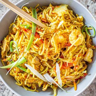 Singapore noodles egg