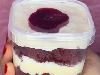 Bolo no Pote de Redvelvet