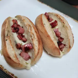 Pão de Alho Queijo e Bacon