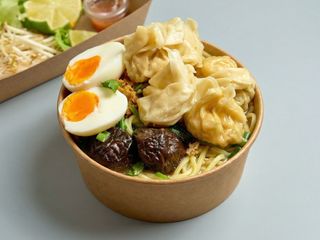 Ba Mee Keaw Goong