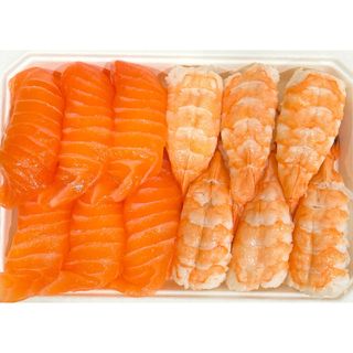 A24. Nigiri de salmão e gambas