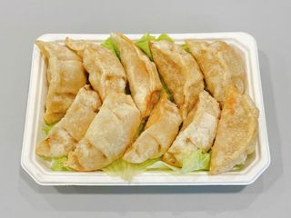 B01. Gyoza fritas (porco)