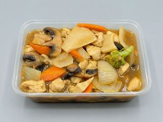 B15. Frango com Molho de Caril