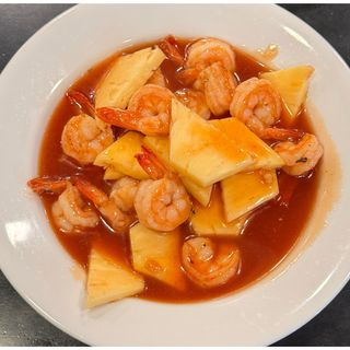 B20. Gambás com ananás