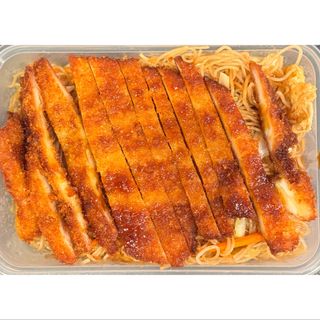 N11. Massa fina com frango panado