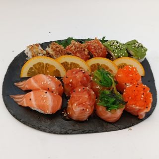 ⁴⁷ Caixa de Sushi Misto 14 Peças